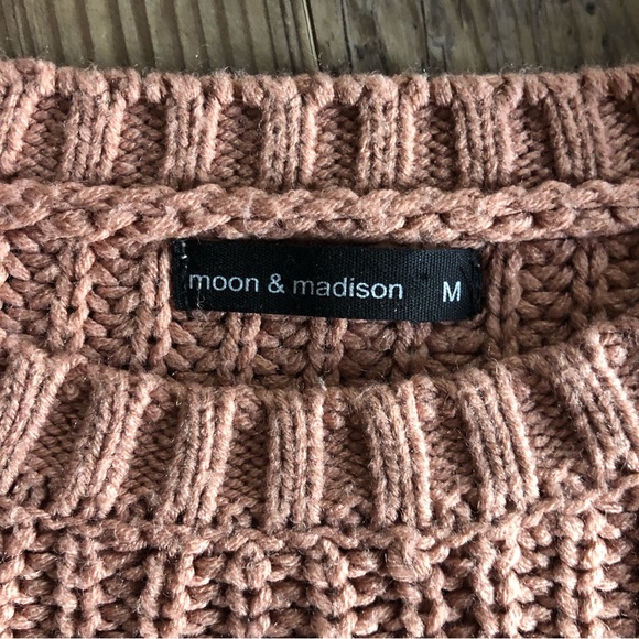 Moon & Madison cropped bubble sleeve neutral sweater - Picture 5 of 11